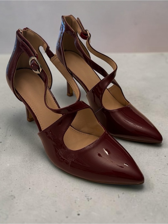 The Unbranded Brand Shoes - Pointed Patent Ankle-Strap Heels in Burgundy